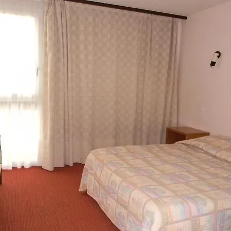 Le Logis Des Cordeliers 2* 康顿