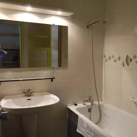 Le Logis Des Cordeliers 2*